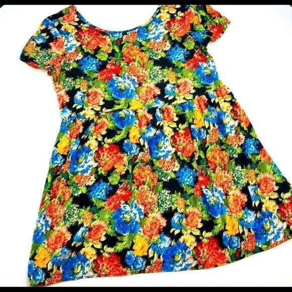 Forever 21 Short-Sleeve Floral Peasant Top, (L) - Picture 9 of 14